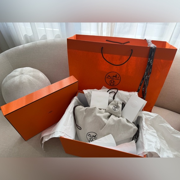 Hermès Picotin Lock 22 Craie – Like New - Picture 8 of 15